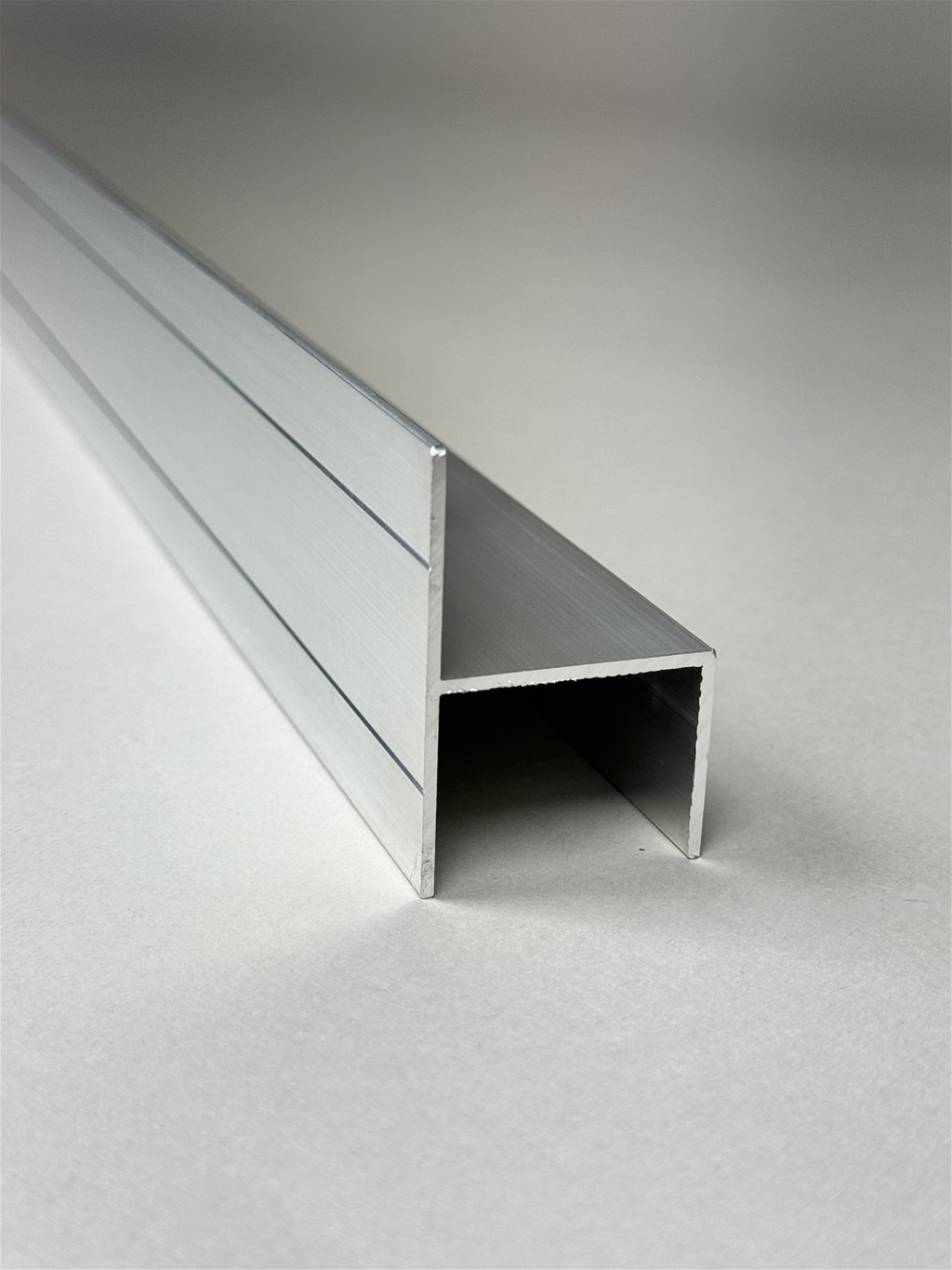 Aluminum Chair Rail Perimeter Trim - 94"