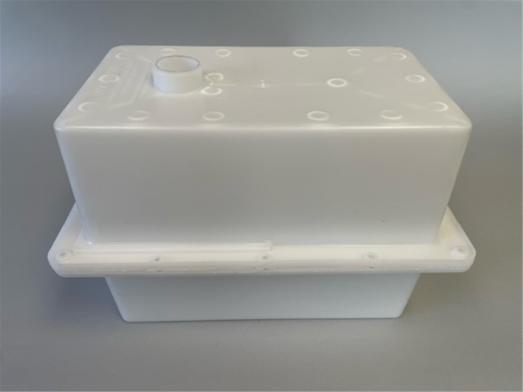 Two Piece Battery Box, w/ Top Vent 